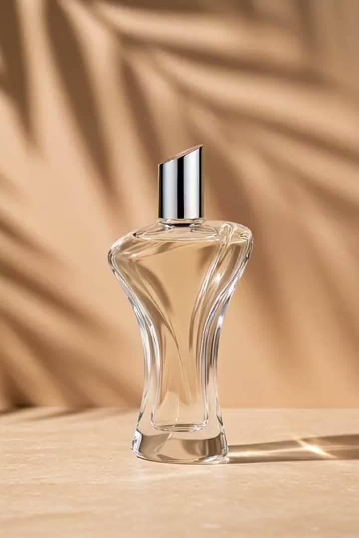 One product photo to styled studio scenes